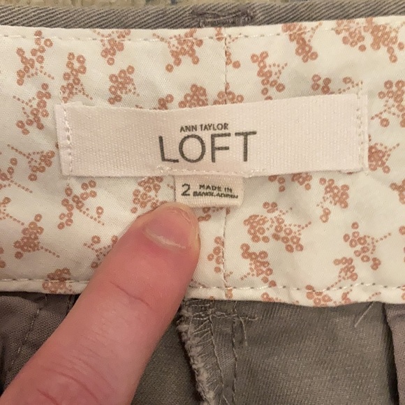 LOFT The Rivera Short in gray, size 2. - Picture 3 of 4